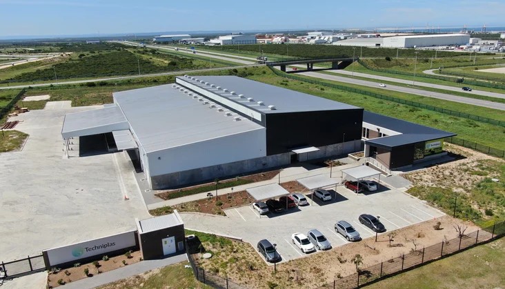 AutoML in 2024: Bridging the Gap Between Development and Production with Integrated MLOps